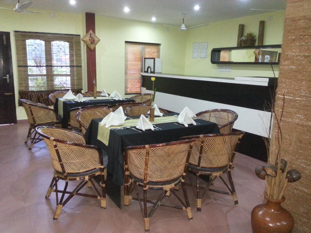 Kazhakuttam Aquarock Hotel المظهر الخارجي الصورة