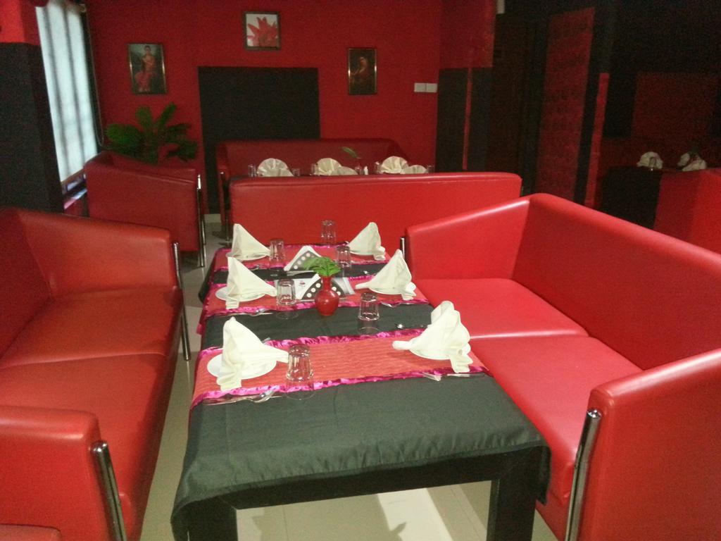 Kazhakuttam Aquarock Hotel المظهر الخارجي الصورة
