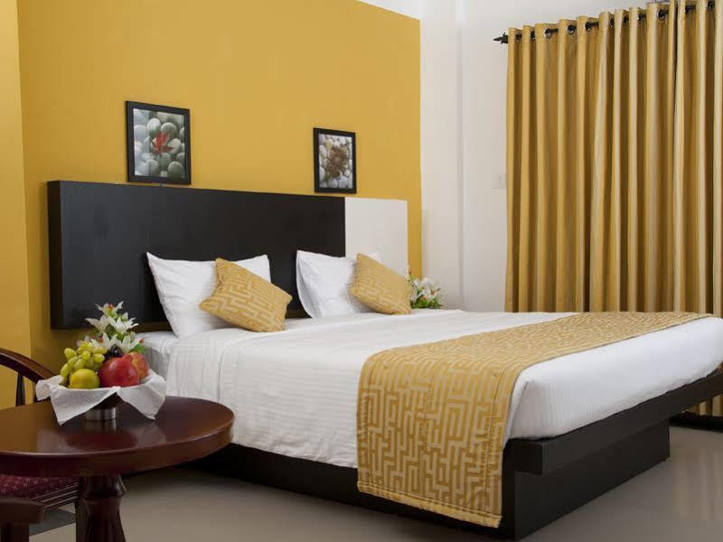 Kazhakuttam Aquarock Hotel المظهر الخارجي الصورة